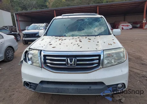 2015 Honda Pilot Touring z USA, uszkodzony, nr VIN 5FNYF3H92FB013641